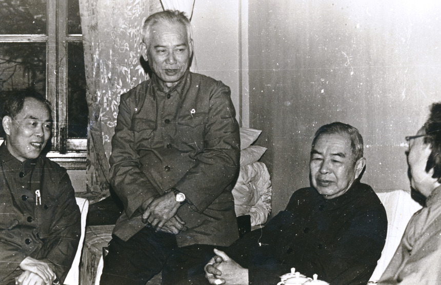 R 001(1)